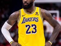 星空体育-关于詹姆斯考虑换队为何难实现?NBA劳资协议扼杀交易的信息