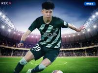 星空体育官网-中国香港队宾纪文晒与王钰栋合影：赛后我第一时间向他道歉