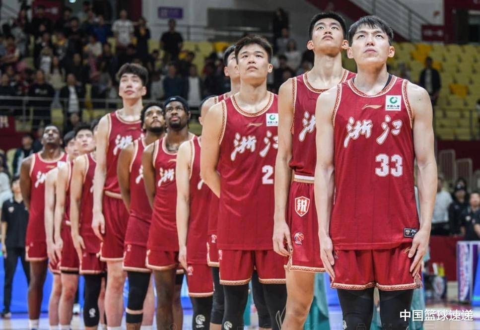 包含甘冈门将德劳福面临合同到期困境的词条